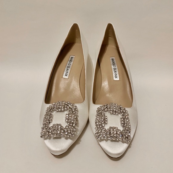 Manolo Blahnik Shoes - Manolo Blahnik embellished buckle pumps